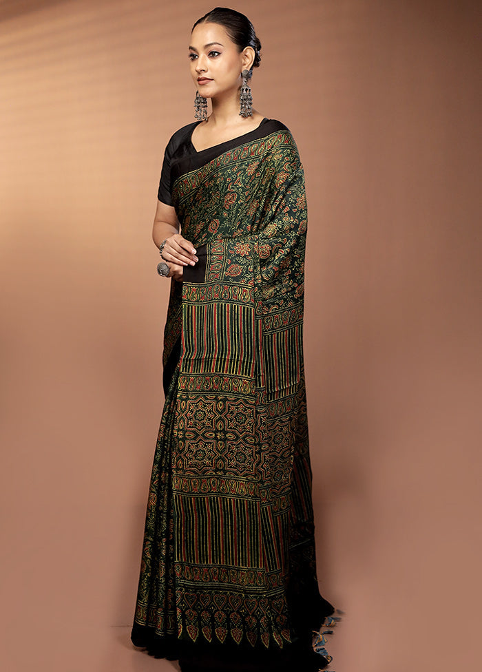 Green Printed Pure Silk Saree Without Blouse Piece