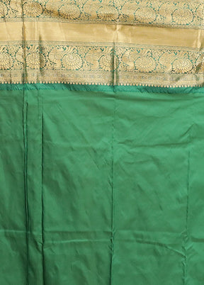 Green Handloom Kanjivaram Pure Silk Saree With Blouse Piece