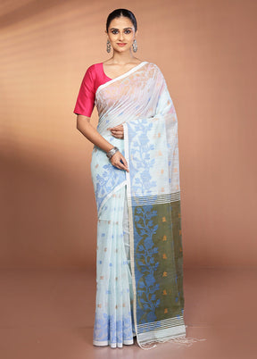 Blue Matka Silk Saree With Blouse Piece