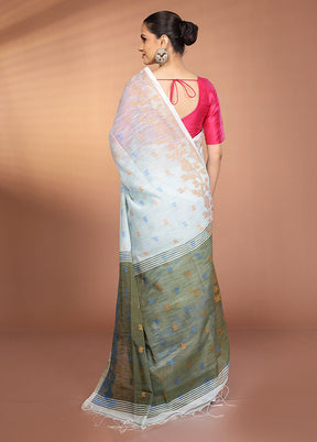 Blue Matka Silk Saree With Blouse Piece