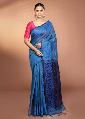 Blue Matka Silk Saree With Blouse Piece