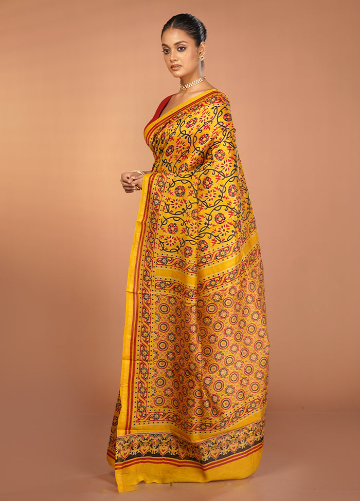 Yellow Chanderi Silk Saree With Blouse Piece
