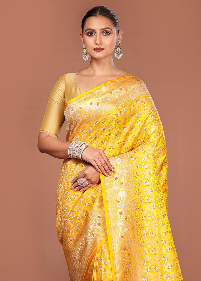Yellow Handloom Tanchoi Pure Silk Saree With Blouse Piece