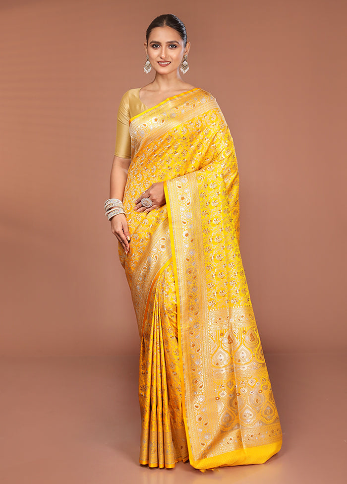 Yellow Handloom Tanchoi Pure Silk Saree With Blouse Piece