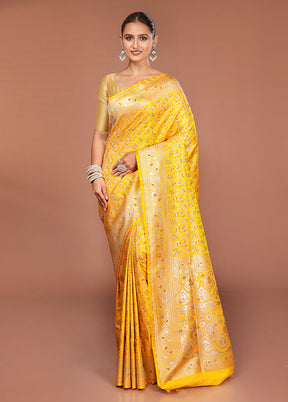 Yellow Handloom Tanchoi Pure Silk Saree With Blouse Piece