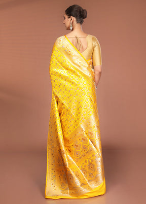 Yellow Handloom Tanchoi Pure Silk Saree With Blouse Piece
