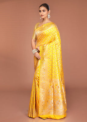 Yellow Handloom Tanchoi Pure Silk Saree With Blouse Piece