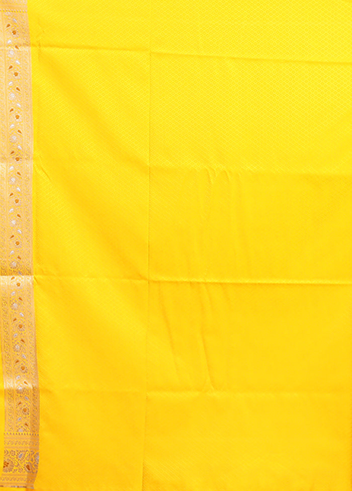 Yellow Handloom Tanchoi Pure Silk Saree With Blouse Piece