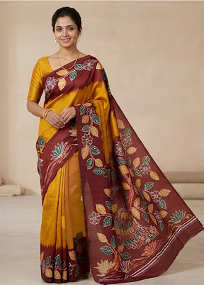 Yellow Printed Silk Saree Without Blouse Piece