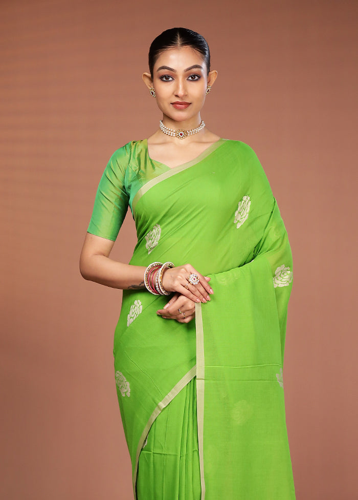 Green Matka Silk Saree With Blouse Piece