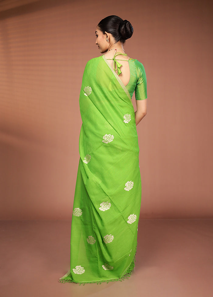 Green Matka Silk Saree With Blouse Piece