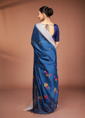 Blue Matka Silk Saree With Blouse Piece