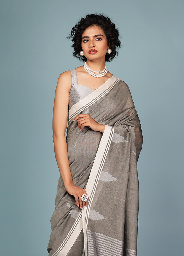 Grey Matka Silk Saree With Blouse Piece