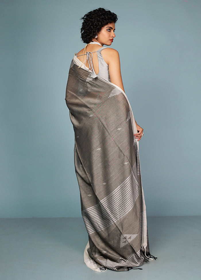 Grey Matka Silk Saree Without Blouse Piece