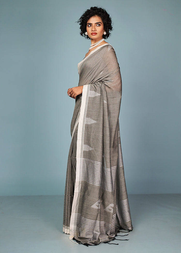 Grey Matka Silk Saree With Blouse Piece