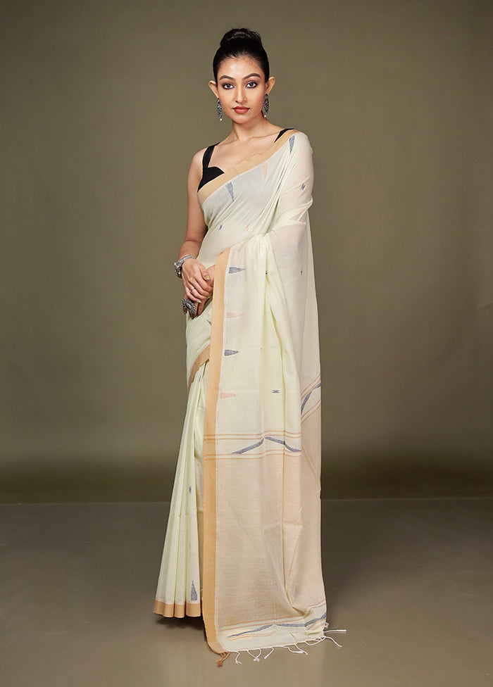 Cream Matka Silk Saree With Blouse Piece