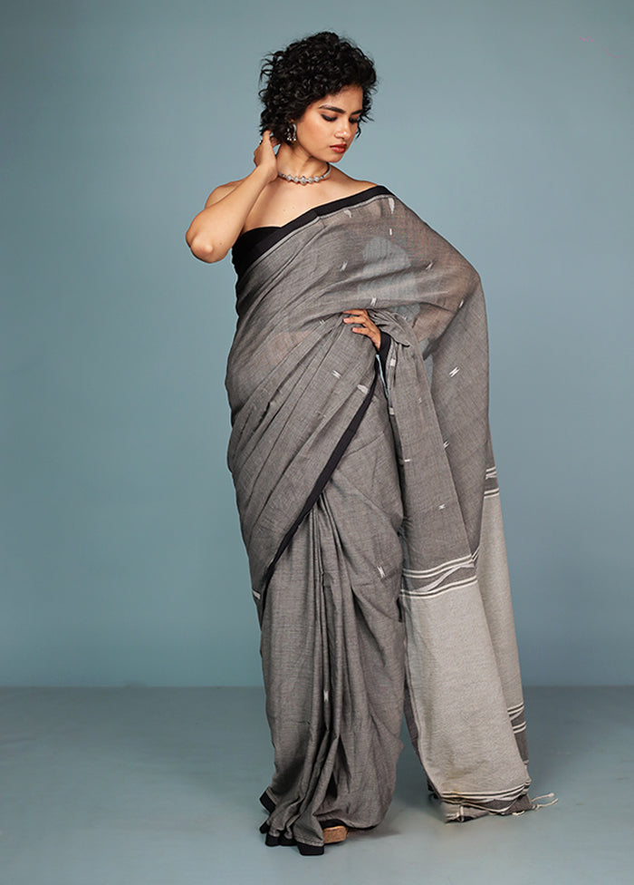 Grey Matka Silk Saree Without Blouse Piece