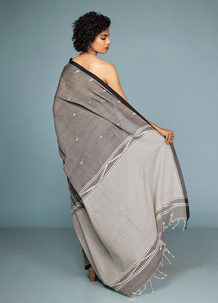 Grey Matka Silk Saree Without Blouse Piece