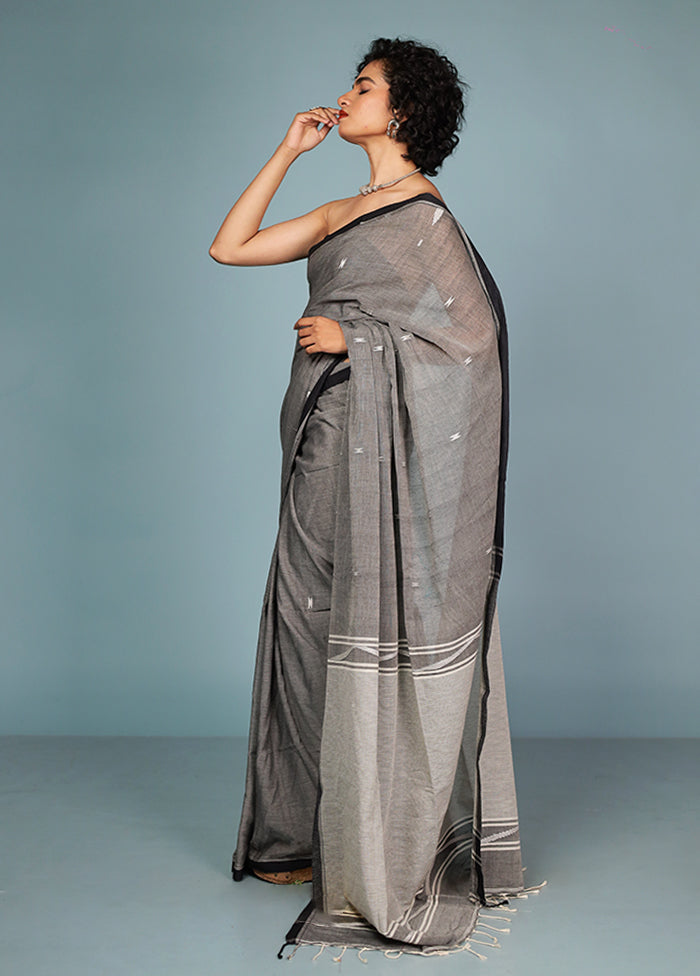 Grey Matka Silk Saree Without Blouse Piece
