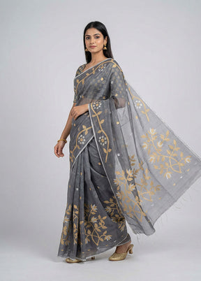Grey Matka Silk Saree With Blouse Piece