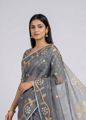 Grey Matka Silk Saree With Blouse Piece