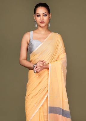 Yellow Cotton Saree With Blouse Piece