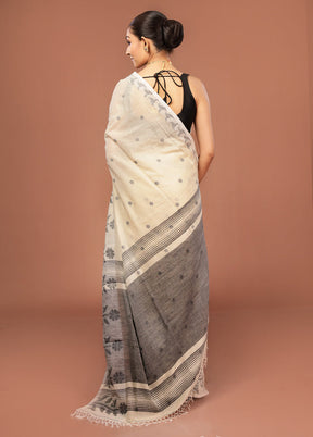Cream Cotton Saree With Blouse Piece