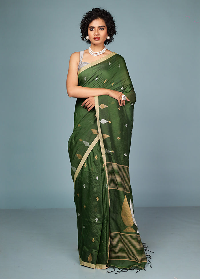 Green Matka Silk Saree Without Blouse Piece