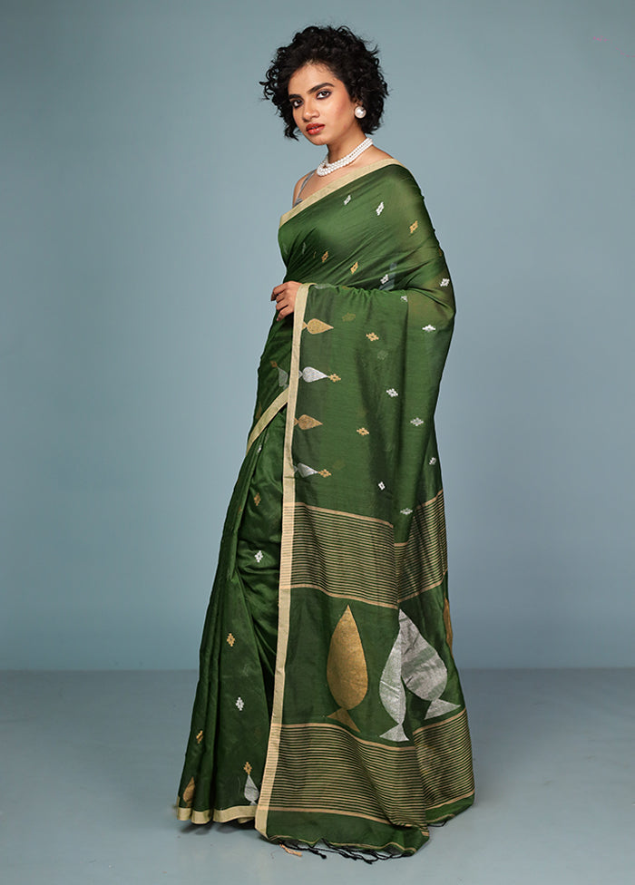 Green Matka Silk Saree Without Blouse Piece