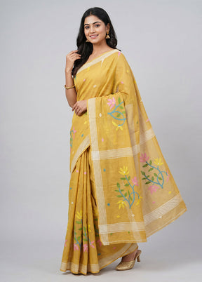 Cream Matka Silk Saree With Blouse Piece