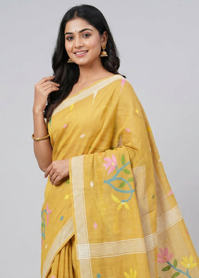 Cream Matka Silk Saree With Blouse Piece
