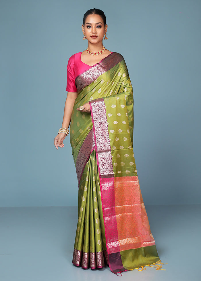 Green Dupion Silk Saree With Blouse Piece