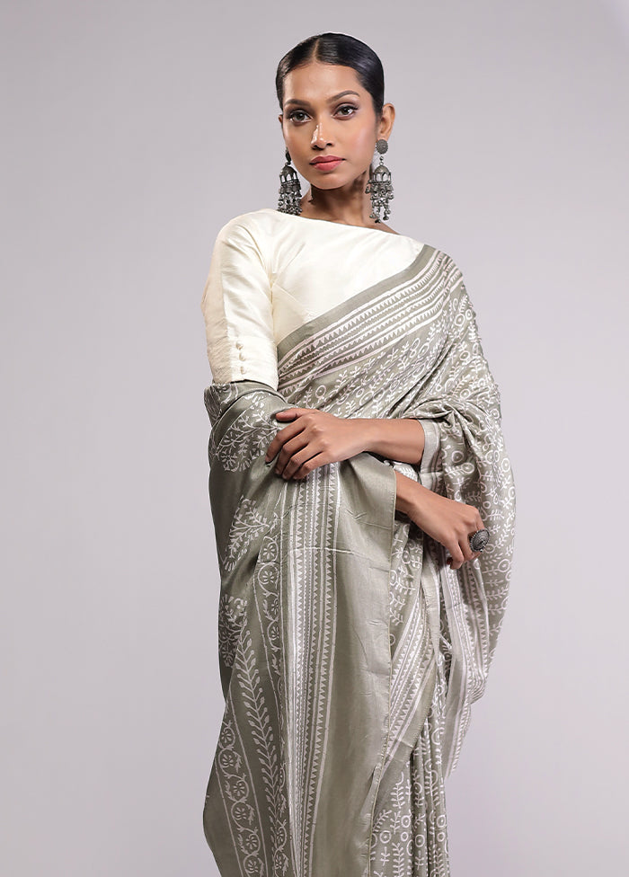 Grey Printed Silk Saree Without Blouse Piece