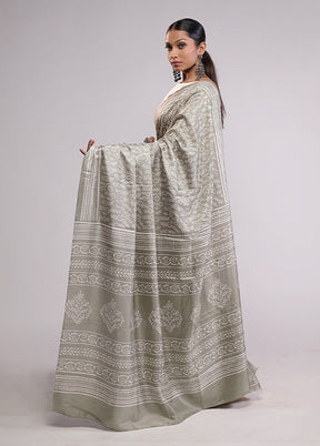 Grey Printed Silk Saree Without Blouse Piece