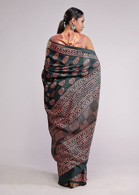 Green Printed Silk Saree Without Blouse Piece