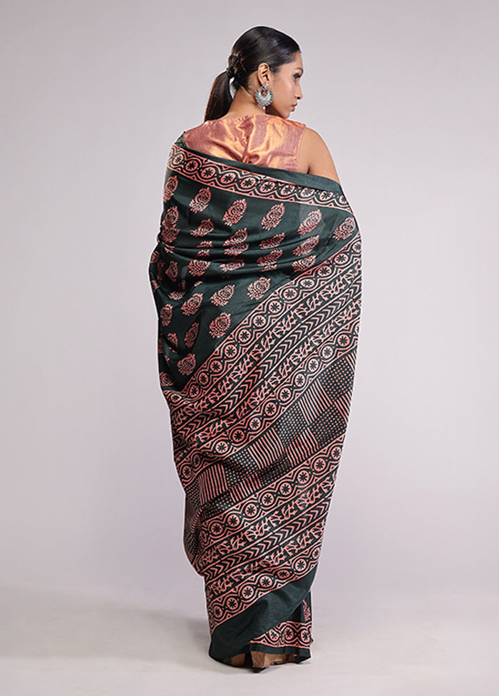 Green Printed Silk Saree Without Blouse Piece