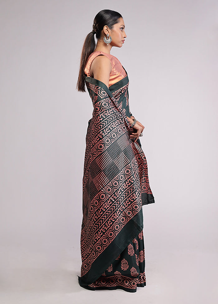 Green Printed Silk Saree Without Blouse Piece