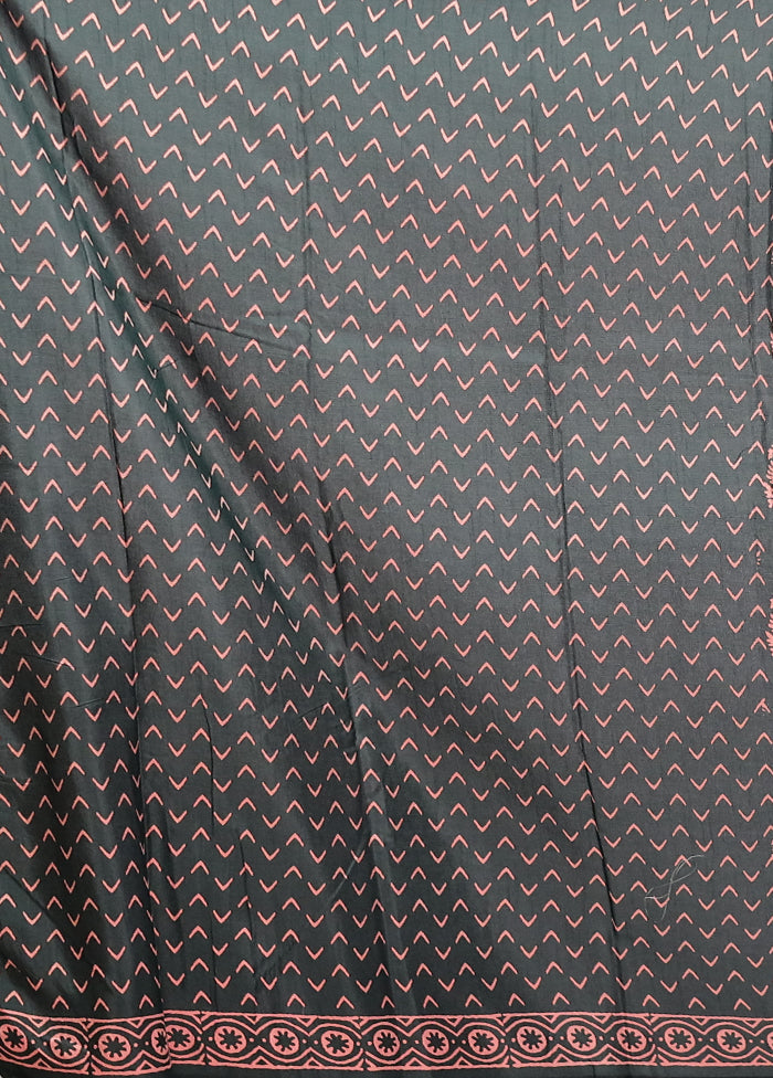 Green Printed Silk Saree Without Blouse Piece