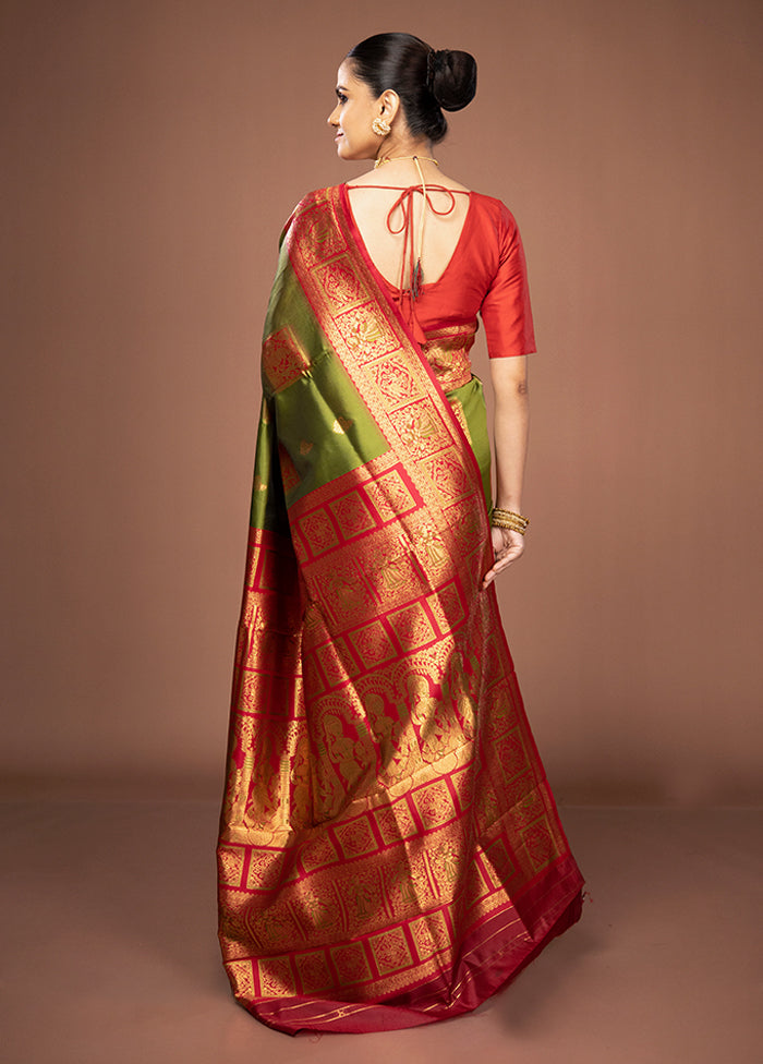 Green Dupion Silk Saree With Blouse Piece