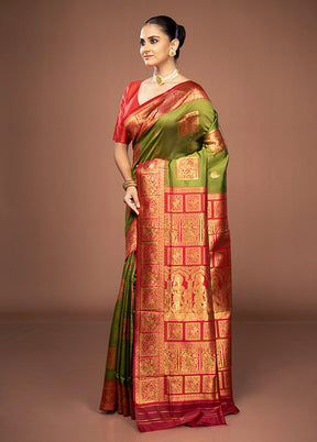 Green Dupion Silk Saree With Blouse Piece
