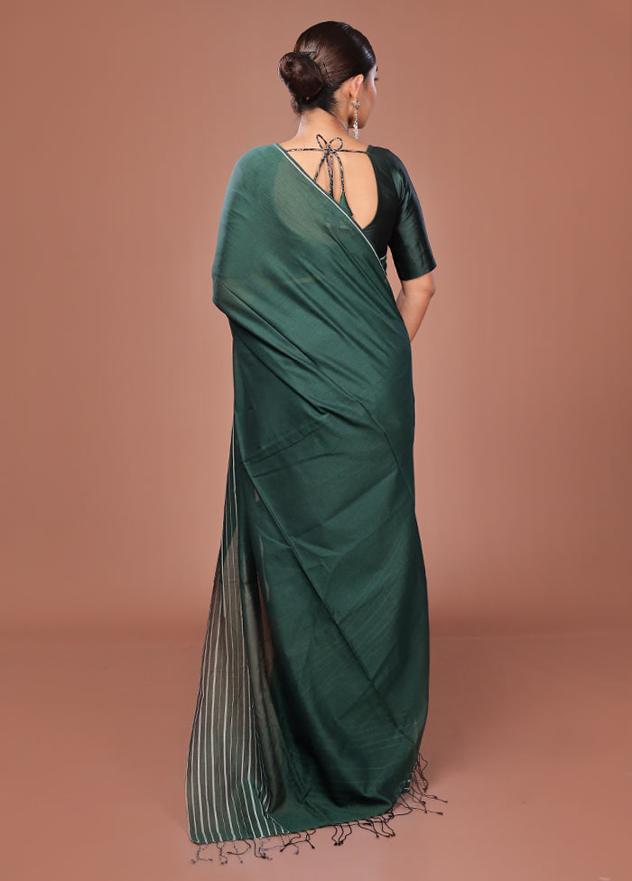 Green Matka Silk Saree With Blouse Piece