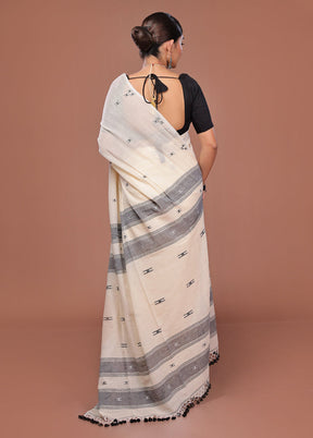Cream Matka Silk Saree With Blouse Piece