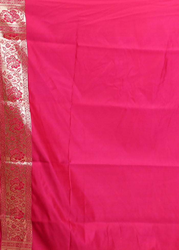 Red Tanchoi Silk Saree With Blouse Piece