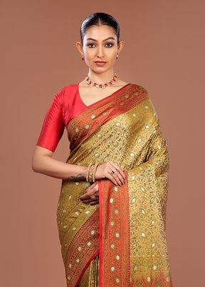 Cream Tanchoi Silk Saree With Blouse Piece