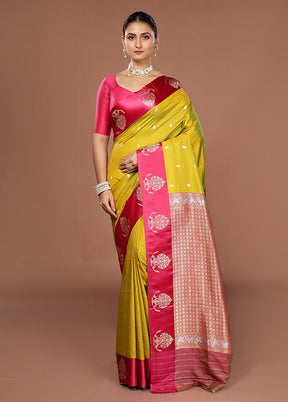 Green Dupion Silk Saree With Blouse Piece