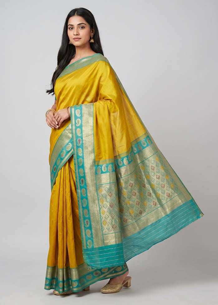 Green Dupion Silk Saree With Blouse Piece