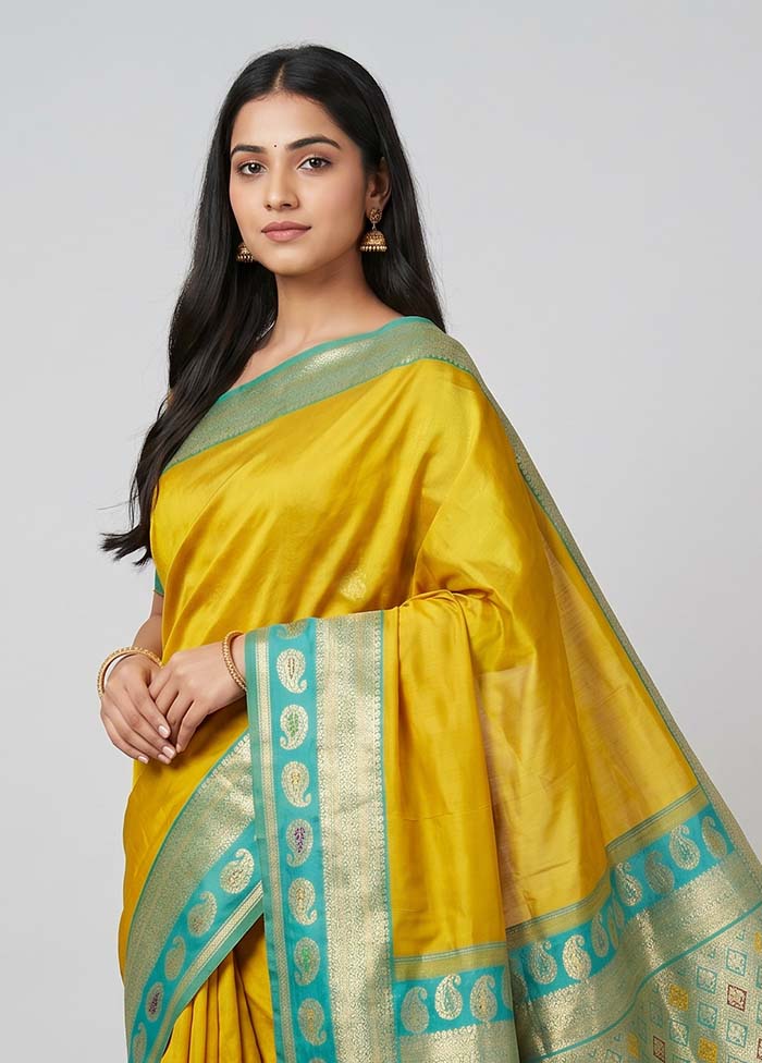 Green Dupion Silk Saree With Blouse Piece