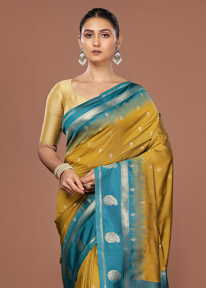 Green Dupion Silk Saree With Blouse Piece