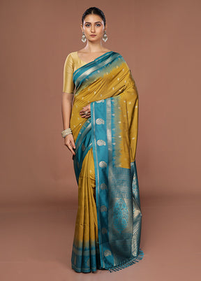 Green Dupion Silk Saree With Blouse Piece