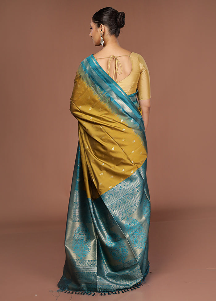 Green Dupion Silk Saree With Blouse Piece